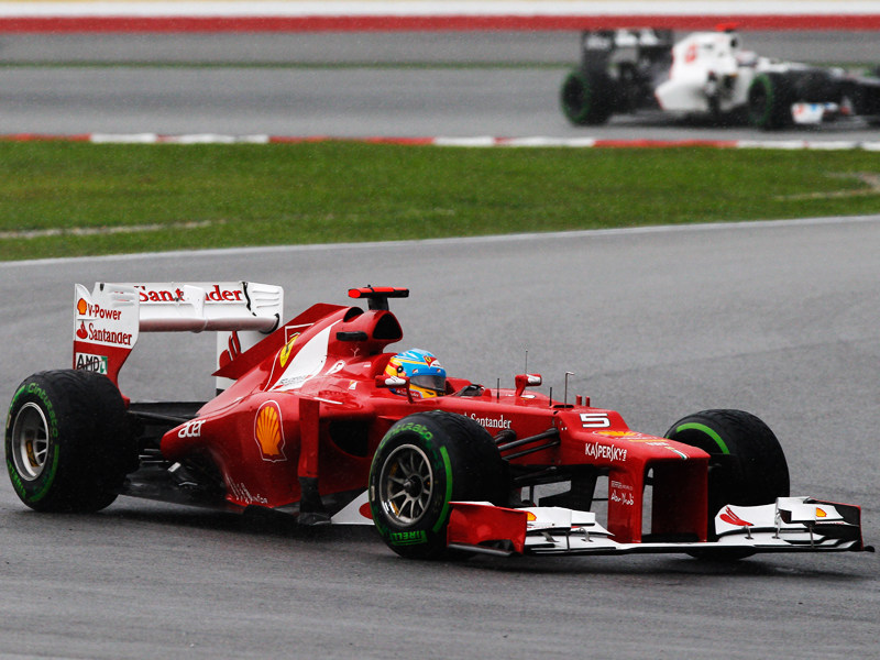 K&#246;nig von Malaysia: Ferrari-Pilot Fernando Alonso siegte in Sepang. 