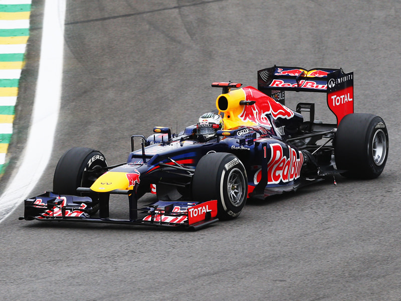 Titel-Hattrick! Red-Bull-Pilot Sebastian Vettel reichte ein sechster Platz in Sao Paulo zum dritten WM-Titel in Folge.