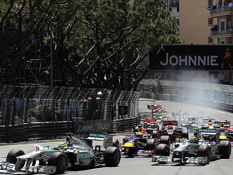 Keine Ver&#228;nderung: Die Mercedes von Nico Rosberg (li.) und Lewis Hamilton behaupten die ersten beiden Pl&#228;tze