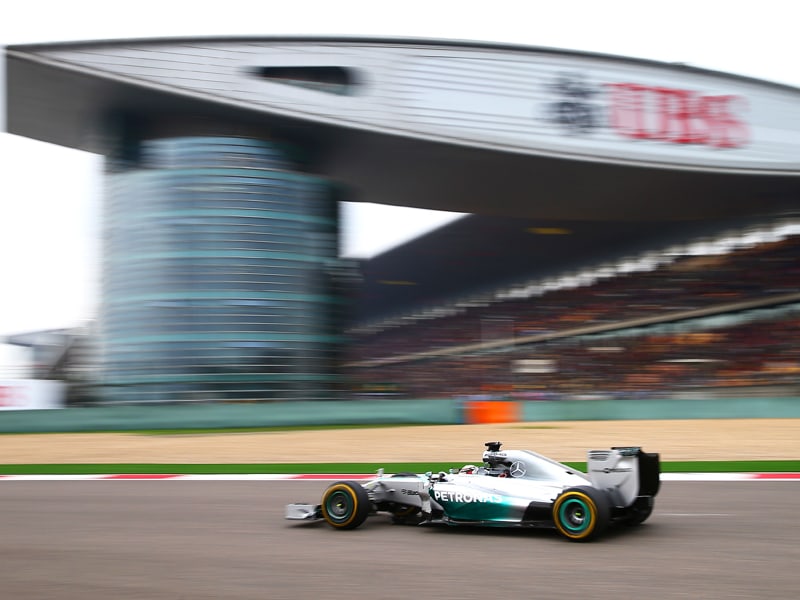 &#220;berlegen und unangefochten: Mercedes-Pilot Lewis Hamilton triumphierte in Shanghai. 