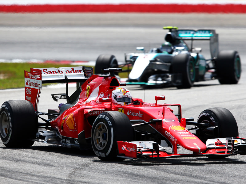 Erster Triumph im Ferrari: Sebastian Vettel d&#252;pierte die Silberpfeile. 