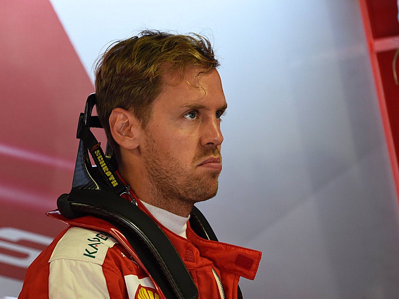 R&#252;ckt Lewis Hamilton etwas n&#228;her auf die Pelle und ist mit der Ferrari-Leistung zufrieden: Sebastian Vettel.