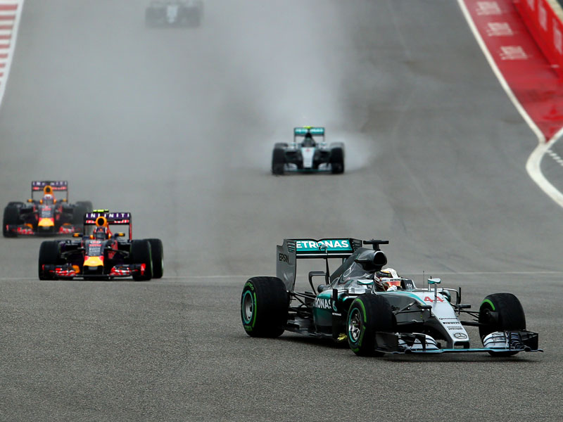 Mercedes-Pilot Lewis Hamilton f&#228;hrt dem 3. WM-Titel entgegen.