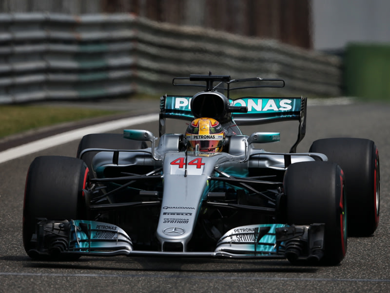 Pole Position: Lewis Hamilton holt sich den Platz ganz vorne.