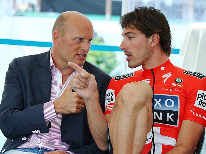 Die Wege trennen sich: Fabian Cancellara (r.) und Saxo-Bank-Teamchef Bjarne Riis.