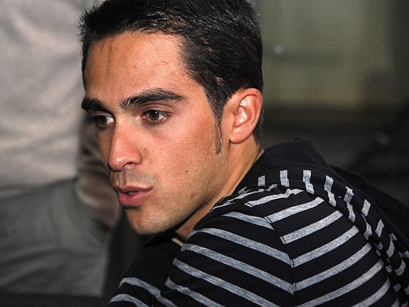Der spanische Radsport-Verband hat Alberto Contador f&#252;r ein Jahr gesperrt.