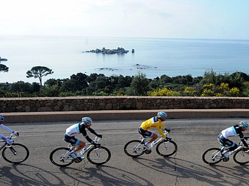 2013 steht Korsika drei Tage im Mittelpunkt der Radsportwelt: Frank Schleck (gelb) war schon dort.