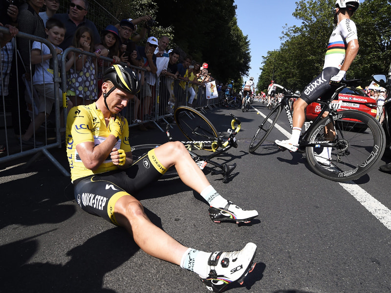 Gro&#223;e Schmerzen: F&#252;r Tony Martin ist nach seinem Schl&#252;sselbeinbruch die Tour de France beendet. 
