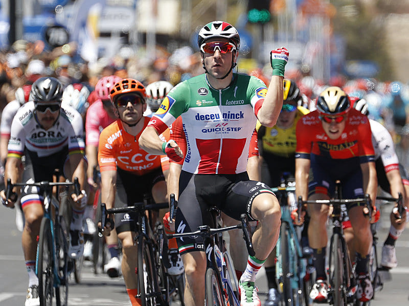 Sieger auf der ersten Etappe in Australien: Elia Viviani.