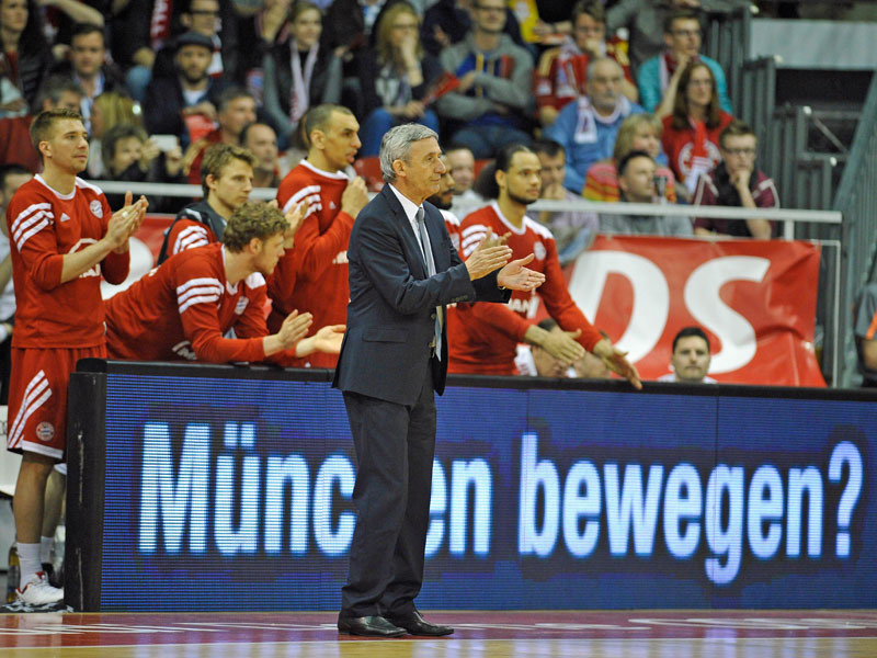 Applaus, Applaus: F&#252;r die Bayern um Trainer Svetislav Pesic lief gegen Bremerhaven alles nach Plan.