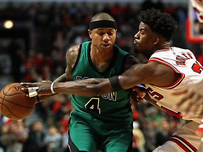 Topscorer und Crunchtime-Messias der Celtics: Isaiah Thomas gegen All-Star-Kollege Jimmy Butler (re.).