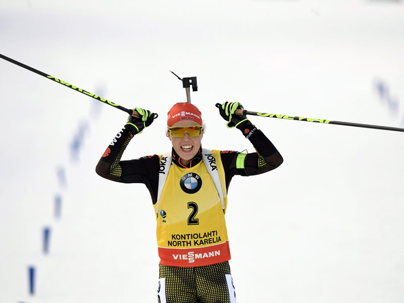 Kr&#246;nte in Finnland vorzeitig ihre grandiose Saison: Laura Dahlmeier holte sich den Gesamtweltcup.