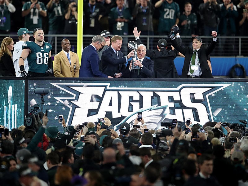 Der erste Sieg in einem Super Bowl ist einget&#252;tet: Die Philadelphia Eagles haben die New England Patriots vom Thron gest&#252;rzt.