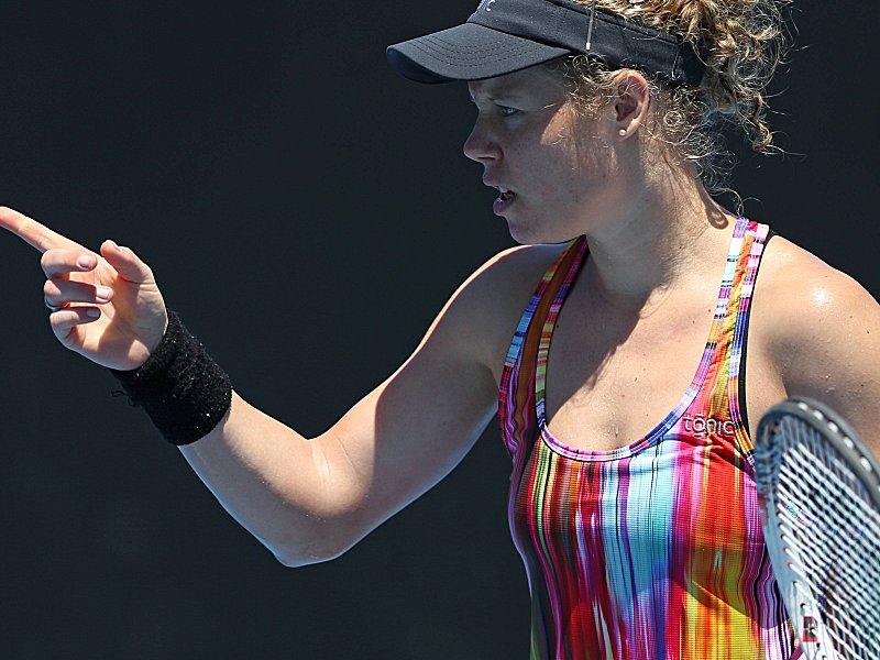 Drei Stunden Tennis gegen die Spanierin Silvia Soler Espinosa: Laura Siegemund zog in Dubai weiter.
