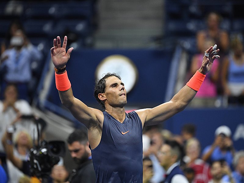 Rafael Nadal jubelt nach seinem Sieg gegen Dominic Thiem.
