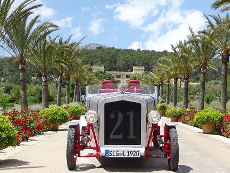 Loryc Electric Speedster: Das zweisitzige Retro-Mobil wird in Handarbeit auf Mallorca gebaut.
