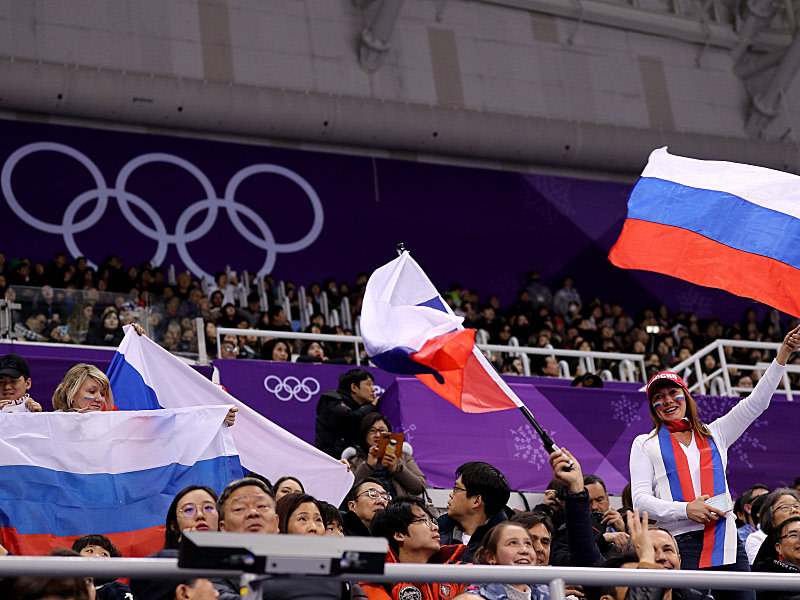 Wohl nur russische Fans d&#252;rfen weiter die nationale Flagge schwenken. 