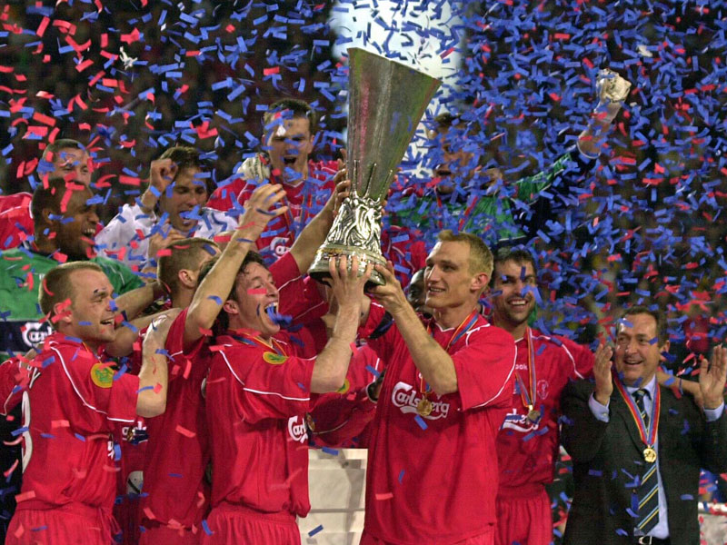 2001 gewinnen die Reds in Dortmund das denkw&#252;rdige Finale gegen Deportivo Alaves (5:4 n.V.).