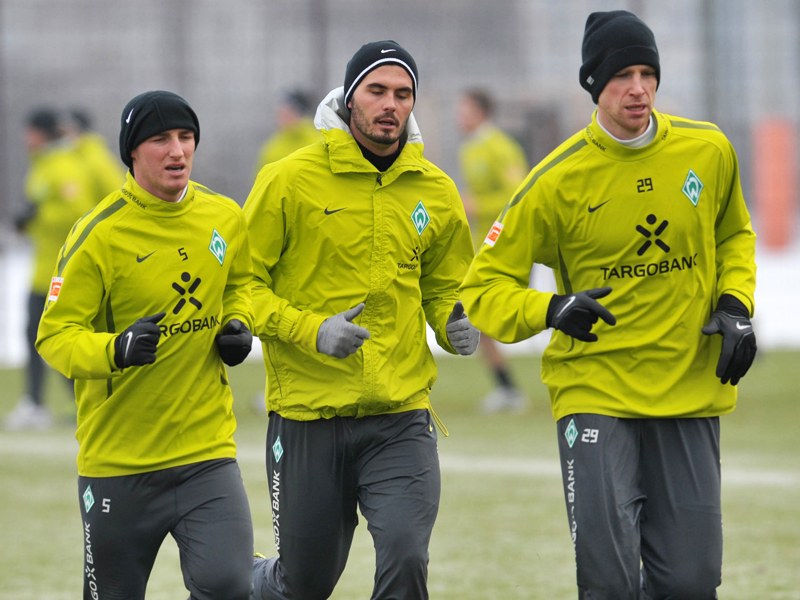 Denni Avdic (Mitte) bei seiner ersten Trainingseinheit mit dem SV Werder Bremen. Links Said Husejnovic, rechts Per Mertesacker. Der Schwede kommt von IF Elfsborg Boras und soll Hugo Almeida ersetzen. 