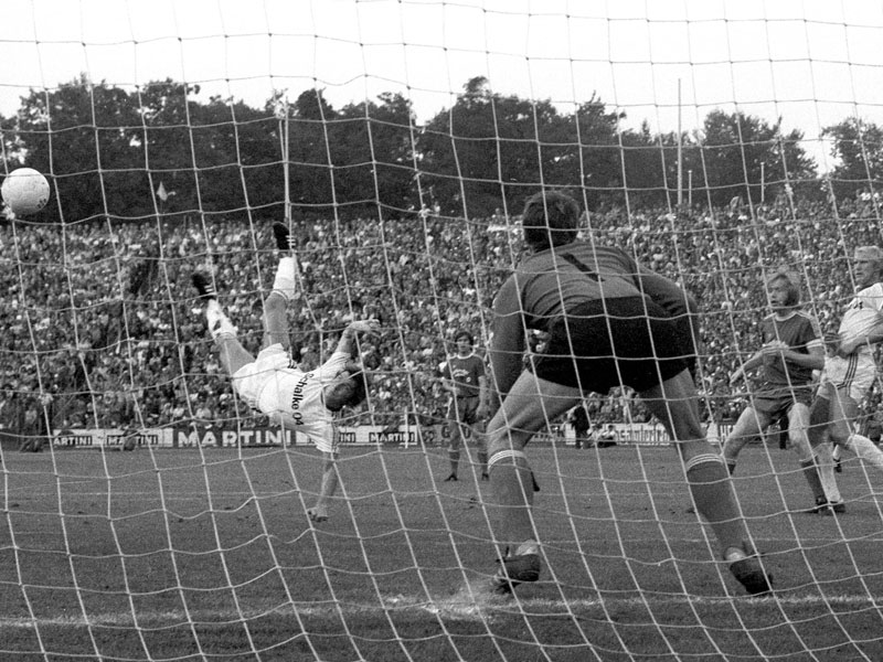 1976: Klaus Fischer (FC Schalke 04) - 29 Tore