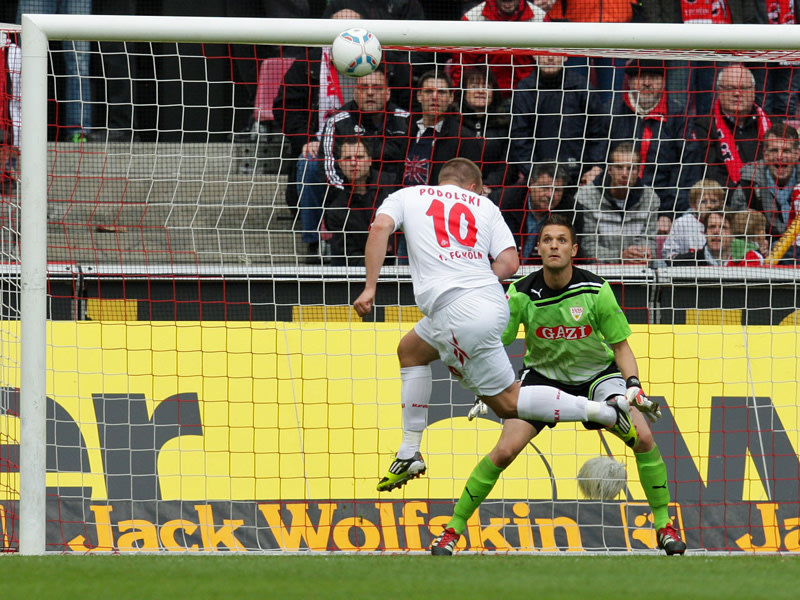 Lukas Podolski, Sven Ulreich (re.) 