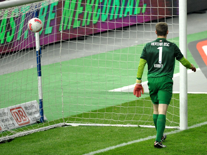 Hertha-Keeper Thomas Kraft hatte das Nachsehen.