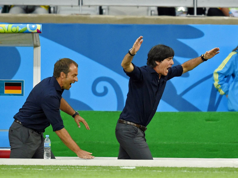 Jubelsturm: Hansi Flick und Joachim L&#246;w