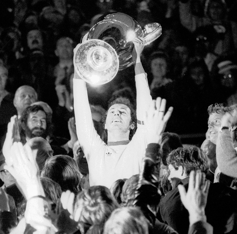 Magazine Équipe Hommage Franz Beckenbauer & JPR Williams - 32 Pages