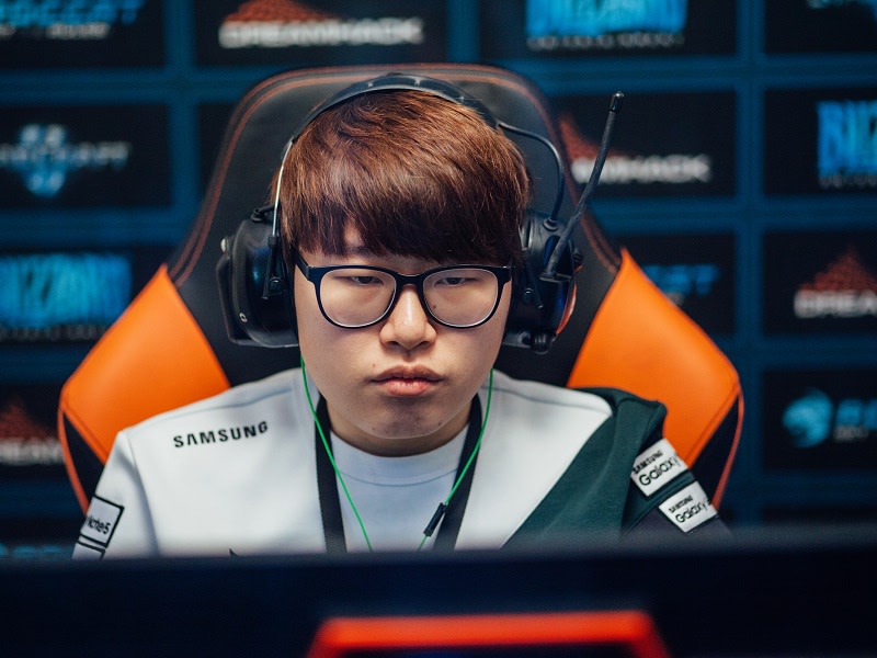 Kang 'Solar' Min Soo schließt sich Splyce an.