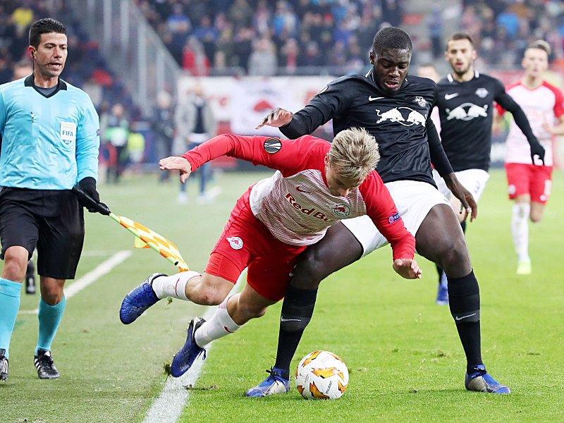 Umkämpftes Duell: Fredrik Gulbrandsen (li.) gegen Dayot Upamecano.