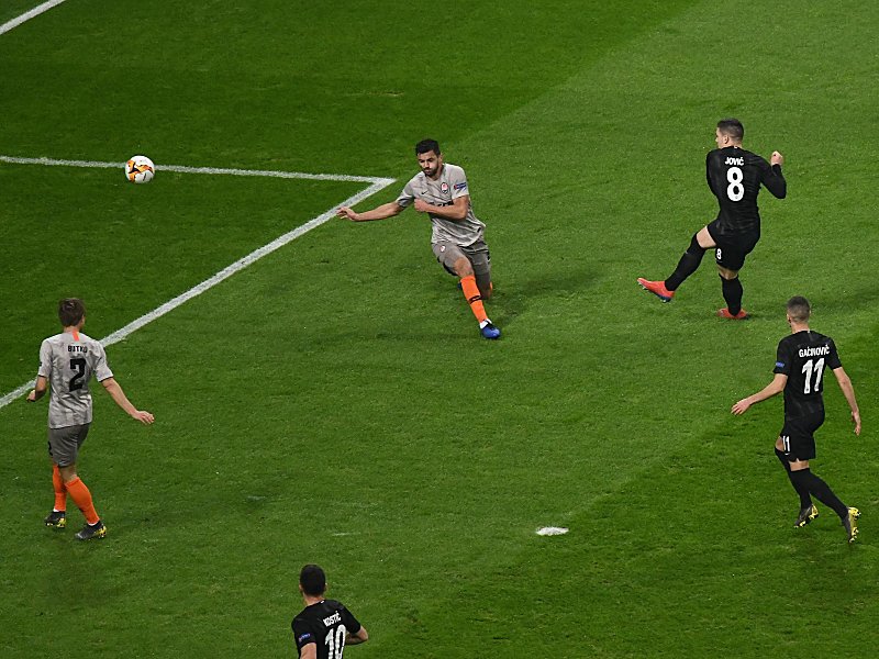 Schoss wuchtig zum 1:0 ein: Luka Jovic (#8).