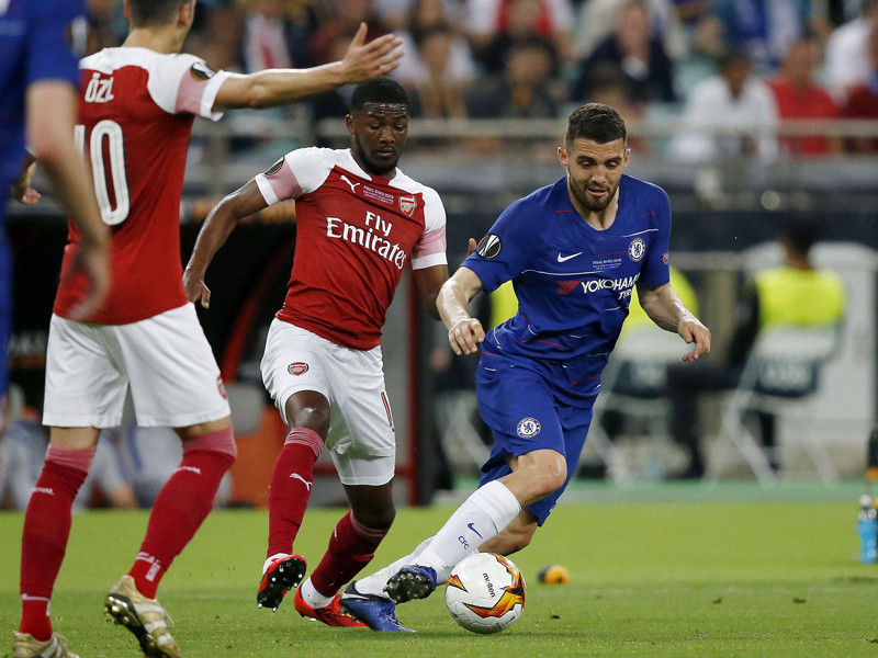 Lief hinterher: Ainsley Maitland-Niles von Arsenal (links) bei Mateo Kovacic.