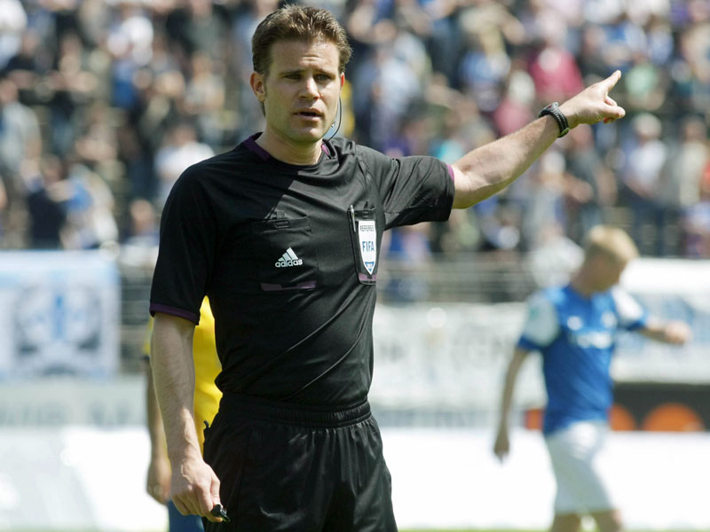 Im Juni in Brasilien an der Pfeife: Schiedsrichter Dr. Felix Brych.