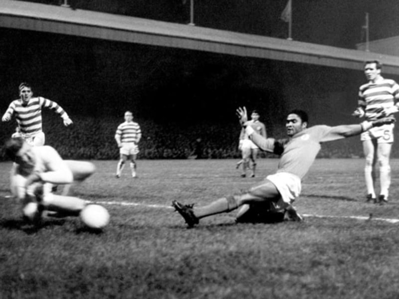 Geschmeidig, kraftvoll, antrittsschnell: Portugals Legende Eusebio.
