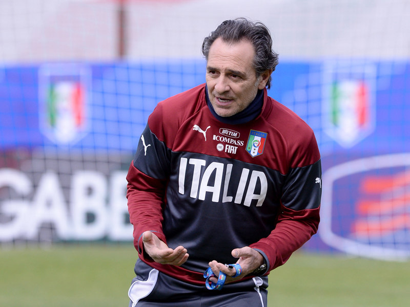Bleibt bis zur EM 2016 in Frankreich: Italiens Nationaltrainer Cesare Prandelli.