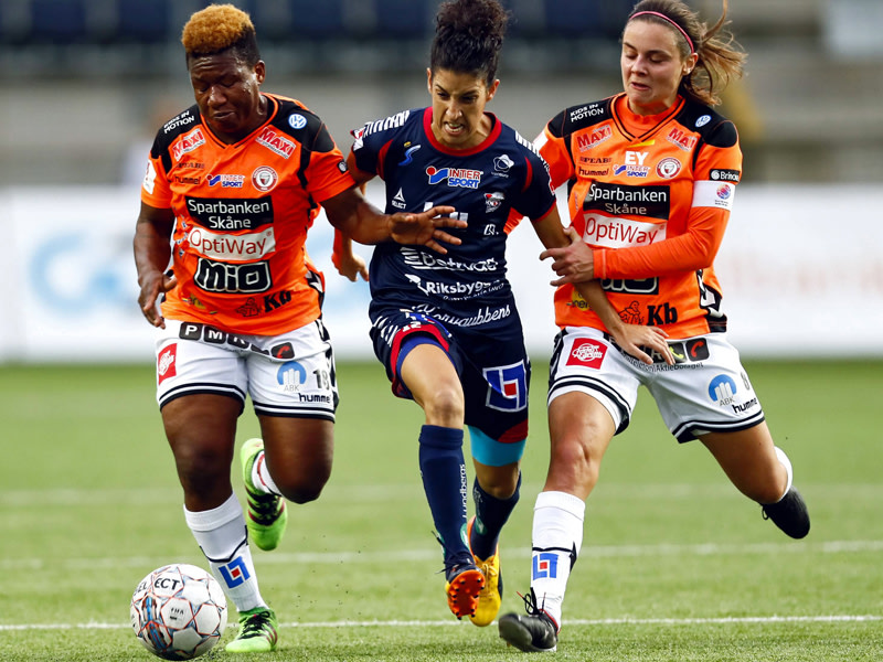 Verstärkt ab 1. Dezember den VfL Wolfsburg: Claudia Neto (M.).
