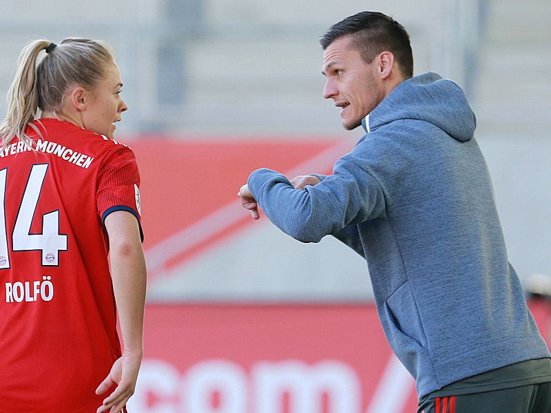 Auf dem Weg ins Halbfinale der Königsklasse? Fridolina Rolfö und Trainer Thomas Wörle.