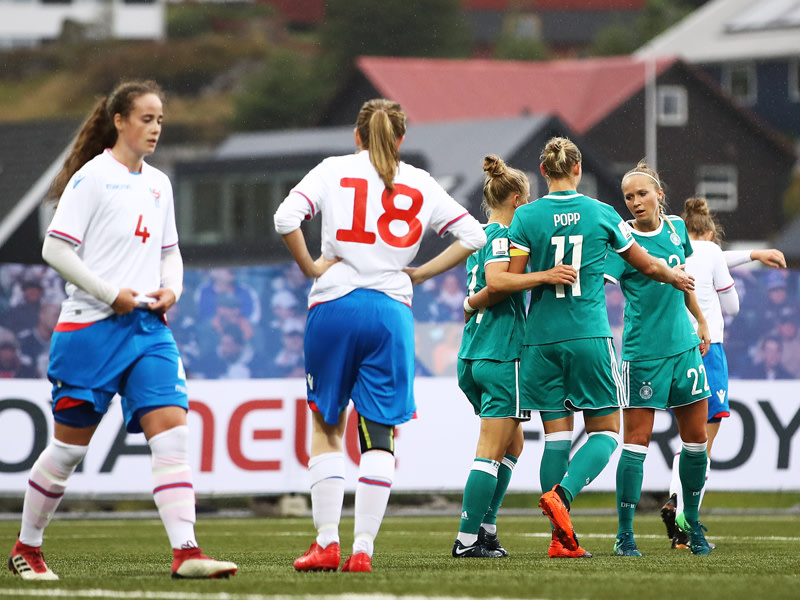 WM-Quali geschafft: Mit einem deutlichen Sieg auf den Färöern löste die deutsche Frauennationalmannschaft das Ticket für das Weltturnier in Frankreich.