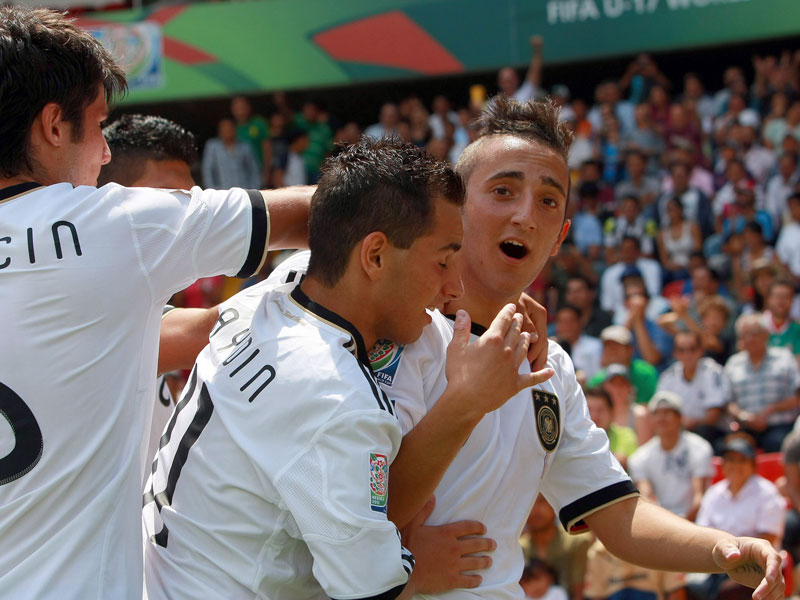 Vor dem Tor schon wie ein alter Hase: Samed Yesil (r.) traf auch gegen Ecuador doppelt.