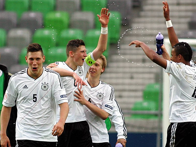 Halbfinaljubel - gelingt der U 17 um Kapitän Leon Goretzka nun auch der große Wurf?
