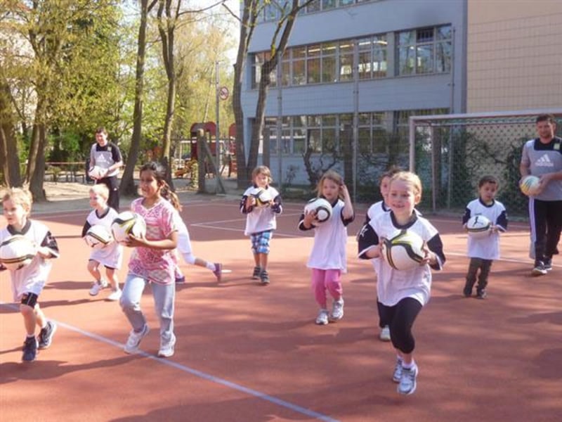 "Kinder von der Straße" will Schüler für den Sport begeistern.