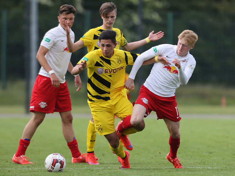 Starker Joker: Dario Scuderi (l.) schoss Borussia Dortmund ins B-Junioren-Finale.