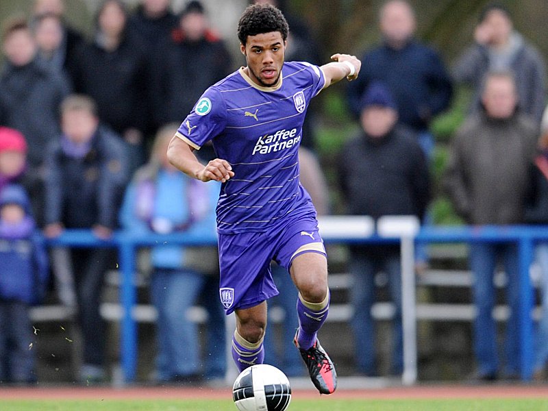 Mönchengladbachs Elias Kachunga wird bis Saisonende auf Leihbasis für den VfL Osnabrück spielen.