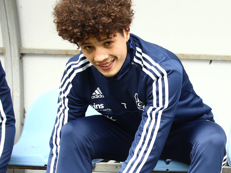 Bei Chemnitz im Probetraining, bei Erfurt nun unter Vertrag: Samir Benamar.