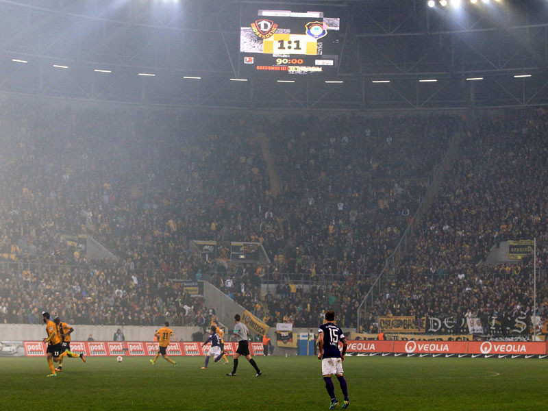 Heiße Duelle der sächsischen Rivalen: Dynamo gegen FC Erzgebirge im November 2013.