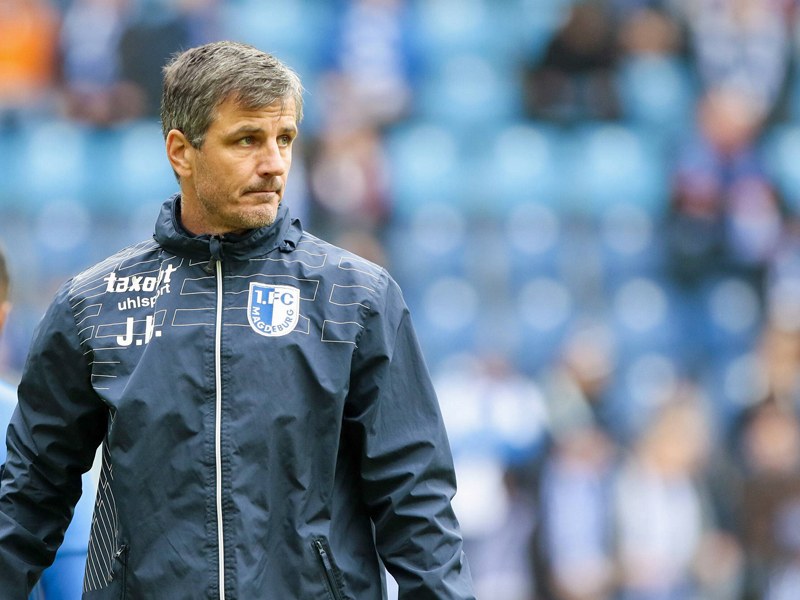 Zufrieden mit dem Punktgewinn in Regensburg: Magdeburgs Trainer Jens Härtel.