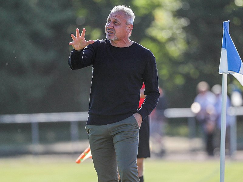 Musste umplanen: Pavel Dotchev spielt mit dem FC Hansa nun gegen Hvidovre statt gegen Basel.