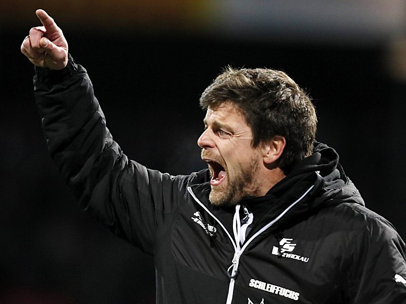 Zwickaus Trainer Torsten Ziegner ist zuversichtlich, dass es für den FSV in den anstehenden beiden Kellerduellen wieder nach oben geht.