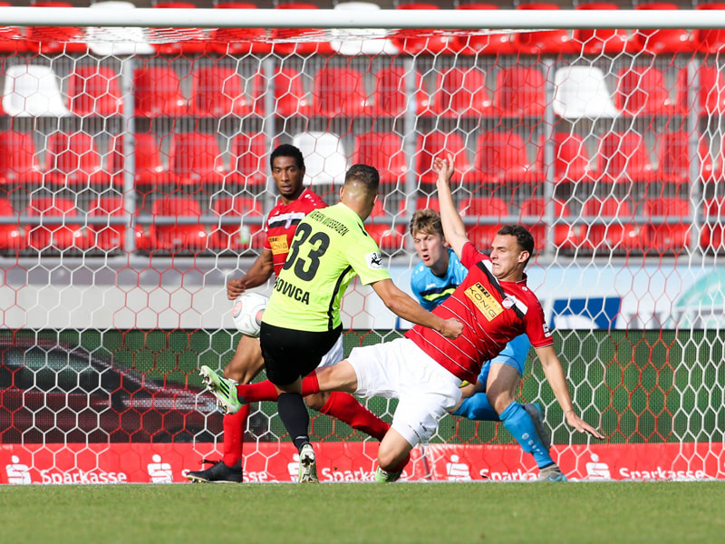 Die Entscheidung: Wehens Sebastian Mrowca zieht ab und trifft zum 3:1.