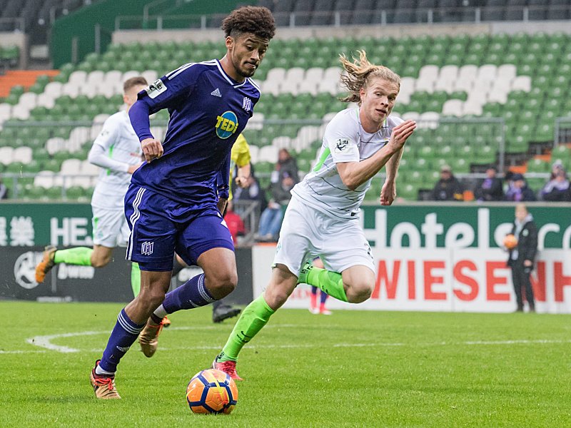 Emmanuel Iyoha gegen Jesper Verlaat